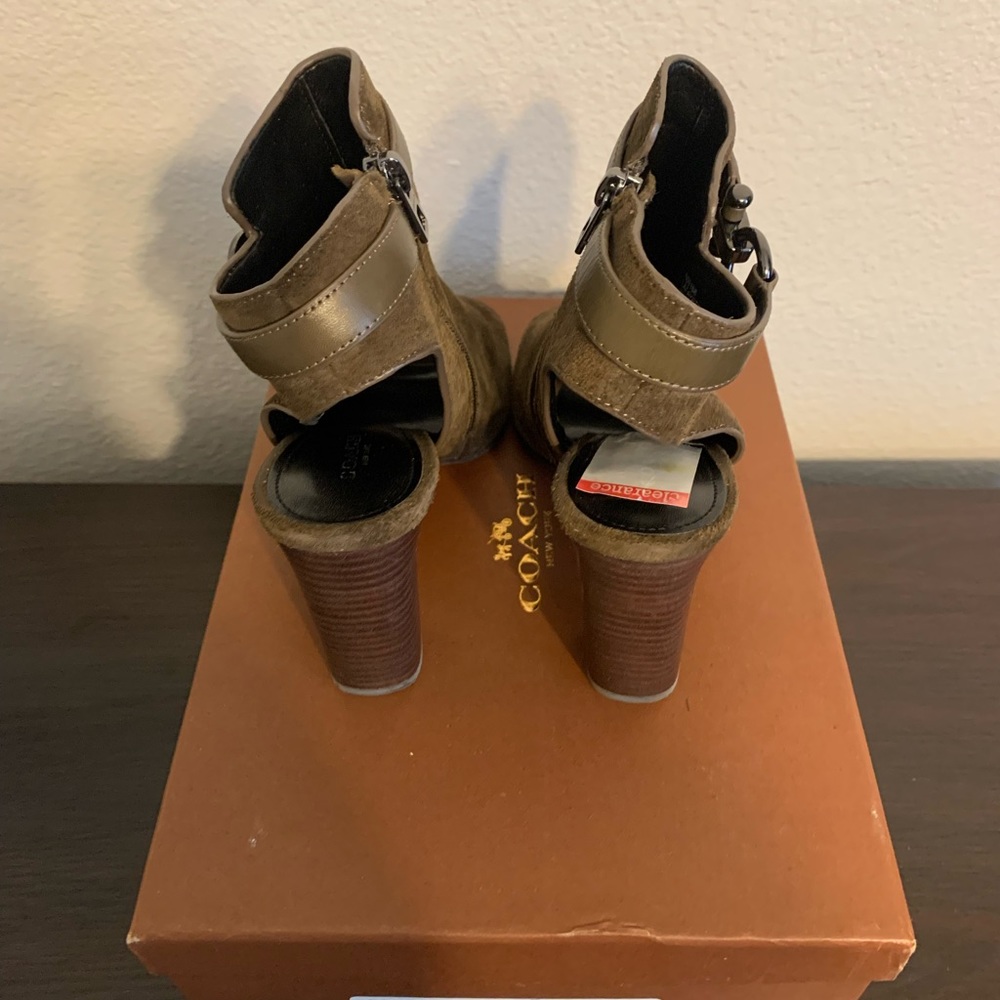 Coach Heels - Picture 4 of 5